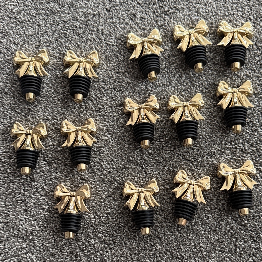 Gold Bow Wine Stoppers